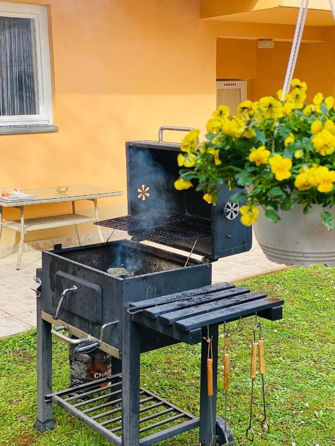 Altan Apartments Heviz Bagian luar foto