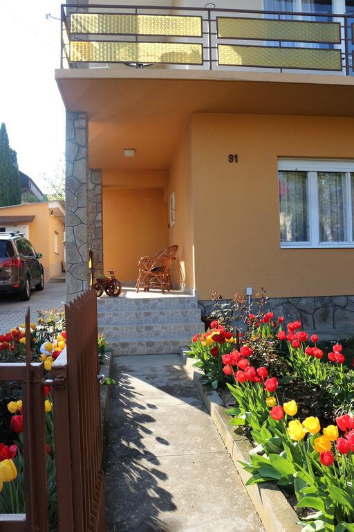 Altan Apartments Heviz Bagian luar foto