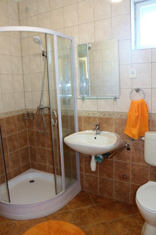 Altan Apartments Heviz Bagian luar foto
