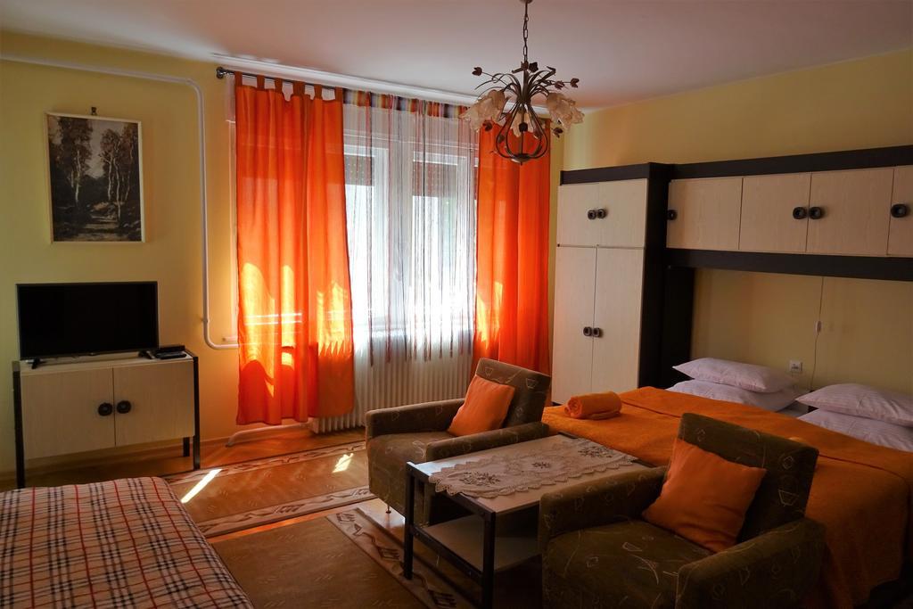 Altan Apartments Heviz Bagian luar foto
