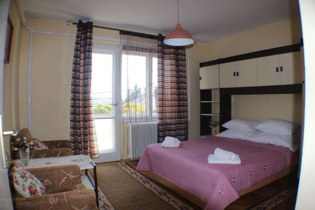 Altan Apartments Heviz Bagian luar foto