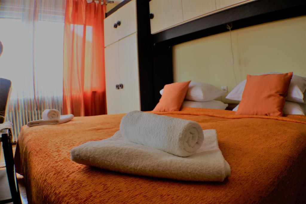 Altan Apartments Heviz Bagian luar foto