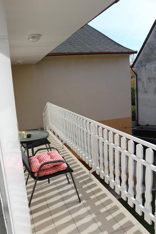 Altan Apartments Heviz Bagian luar foto