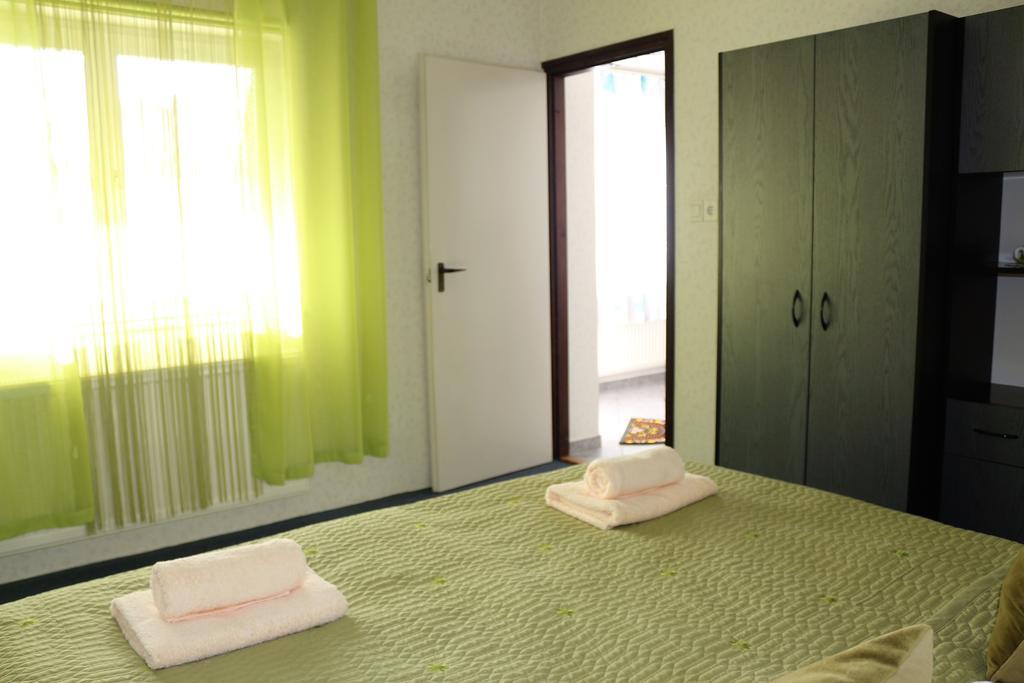 Altan Apartments Heviz Bagian luar foto