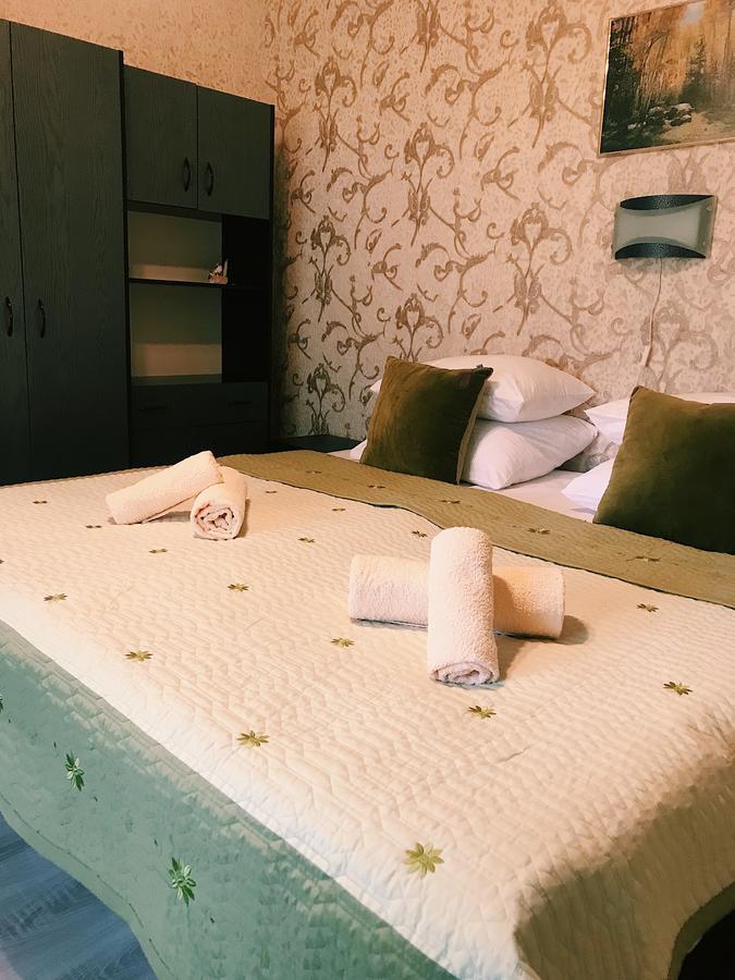 Altan Apartments Heviz Bagian luar foto